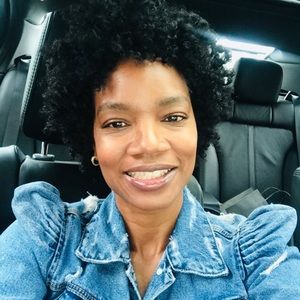 Meet your Posher, Crystal